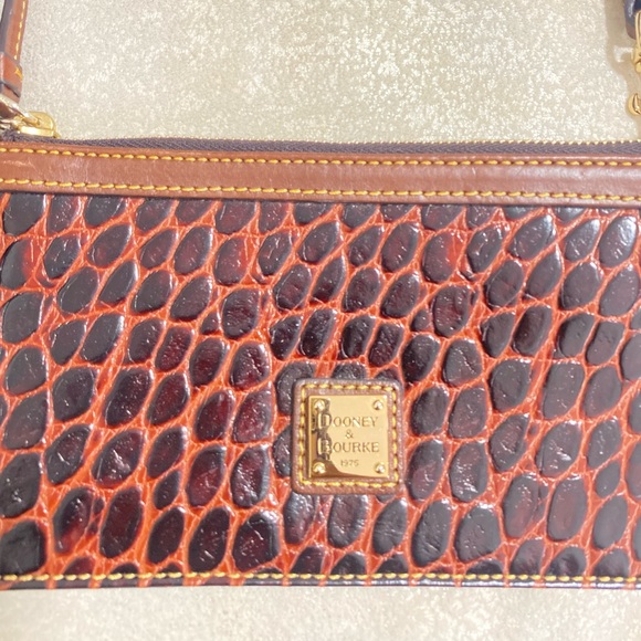 Rare Dooney & Bourke wristlet NWT - Picture 2 of 5